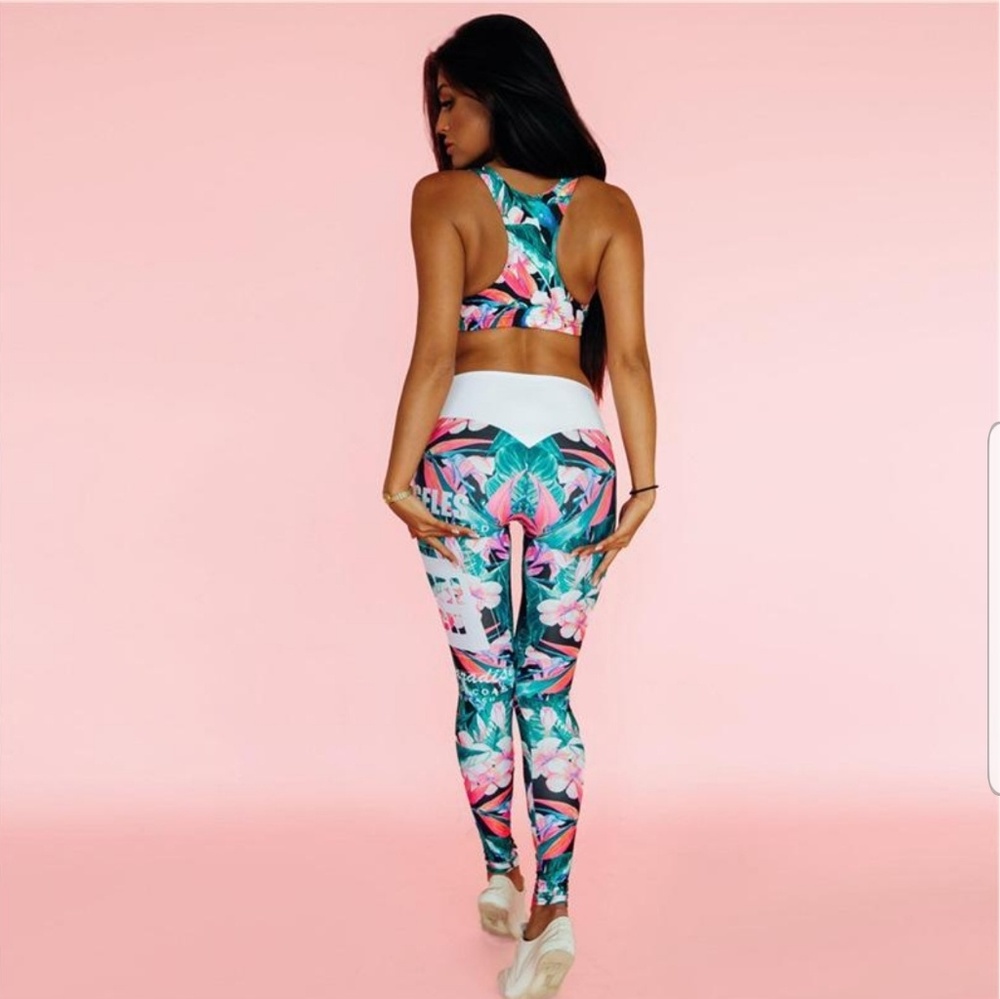Chic Floral Set - Picture 3 of 4